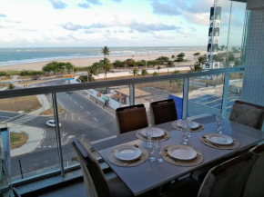 Em frente à Praia de Atalaia, piscina no terraço e churrasqueira na varanda